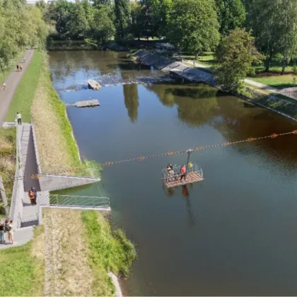 Dopravní novinka v Budějcích! Přes řeku se převezeme sami