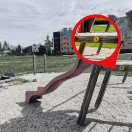 Tajemství žlutých puků odhaleno. Budějce zvou do hry, po městě je jich už šedesát