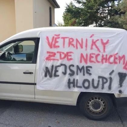 Bonbóny ve volební místnosti i agitace před dveřmi. Jihočeští policisté řešili volební kuriozity