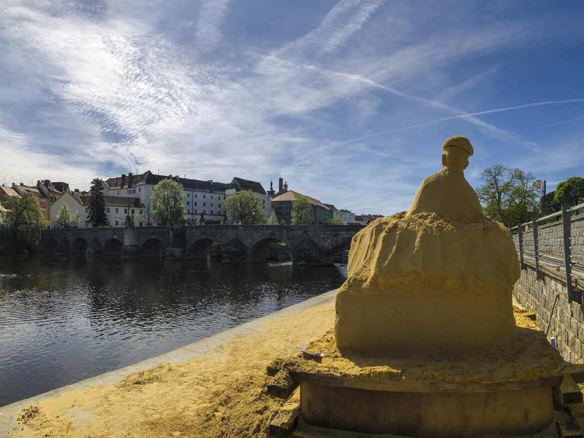 Pískové sochy v Písku letos připomenou historii voroplavby