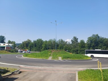 Nový kruhový objezd pod autobusovým nádražím v Českém Krumlově