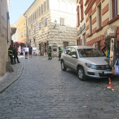 Kuriózní nehoda v Krumlově se naštěstí obešla bez zranění
