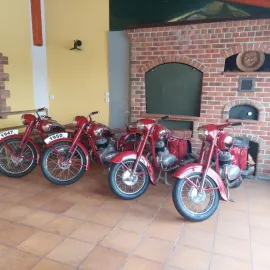 V Olešníku zmizely historické motorky, odměna 100 tisíc